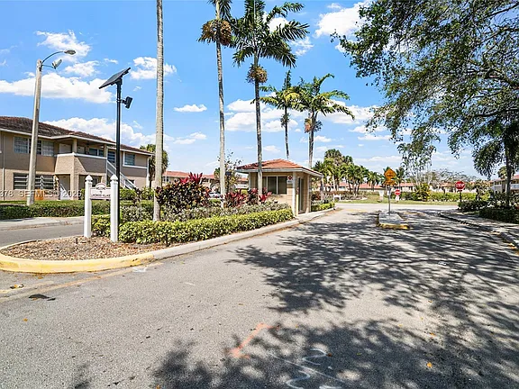 Coral Springs, FL home listing